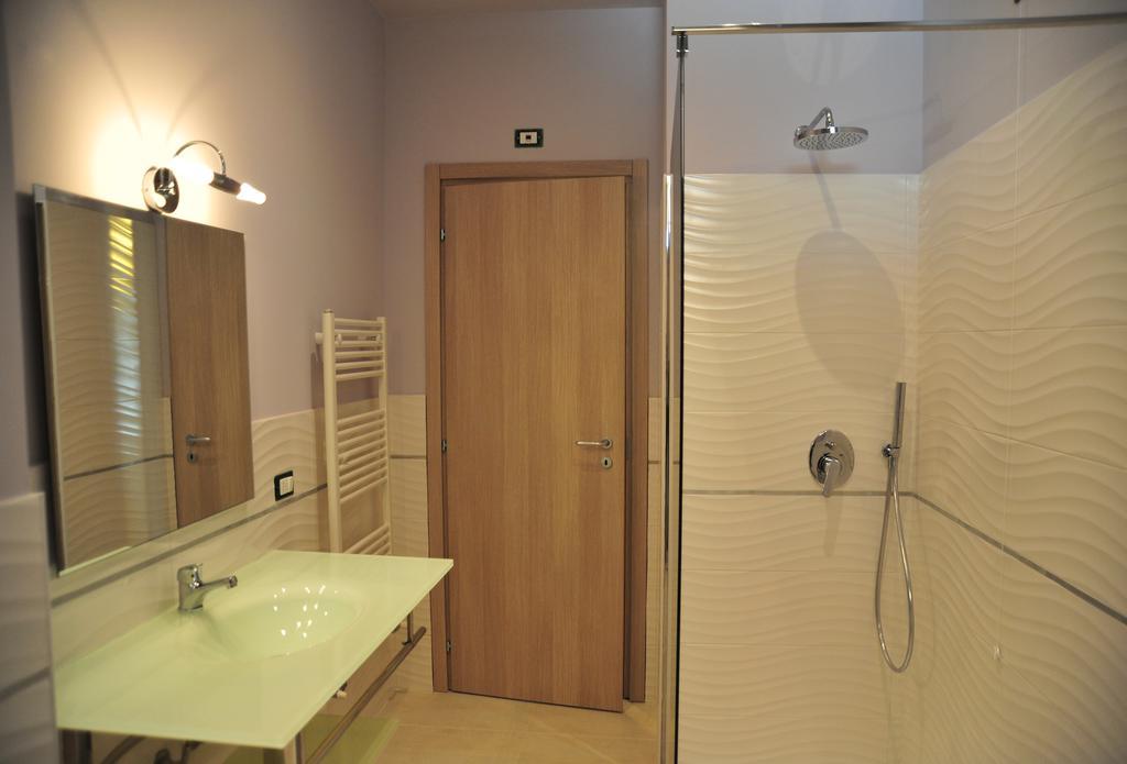 Agriturismo Le Fontane Sale Marasino Room photo